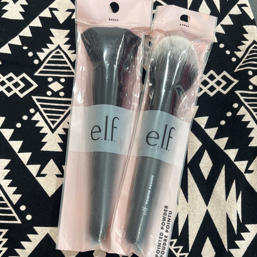 e.l.f. Black Makeup Brush Duo - Powder & Contour Brushes